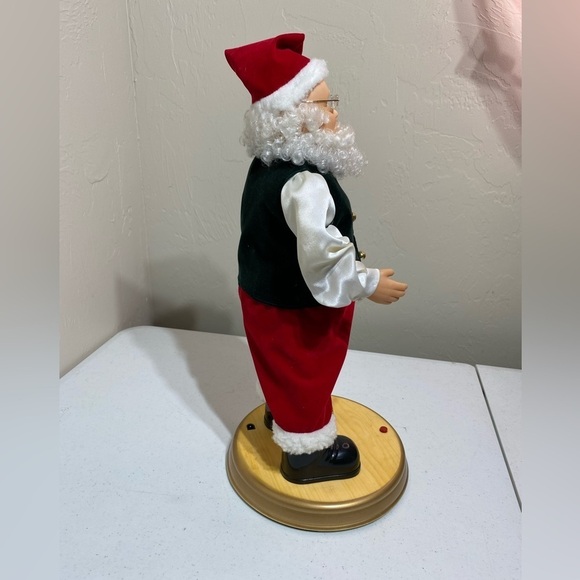 Musical Dancing Hip Swinging Santa Christmas North Pole Prod Gemmy. - Picture 4 of 10